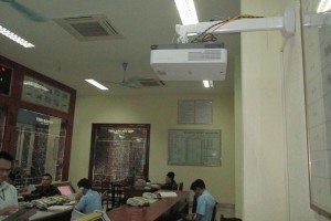 Lắp đặt máy chiếu cho phòng Tác Chiến Phòng Không Không Quân tại Hà Nội